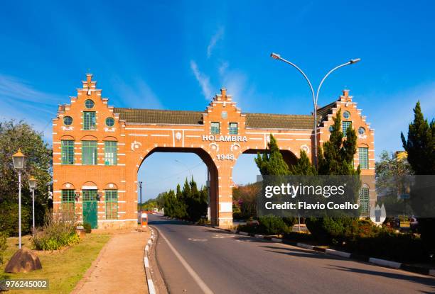 holambra city entrance - flavio coelho stock pictures, royalty-free photos & images