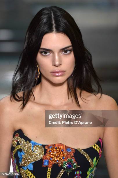 Kendall Jenner walks the runway at the Versace show during Milan Men's Fashion Week Spring/Summer 2019 on June 16, 2018 in Milan, Italy.