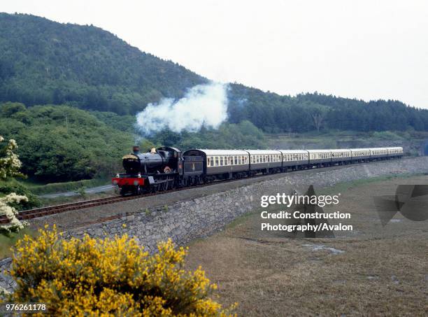 Cardigan Bay Express. No 7819 Hinton Manor at Frun-Goch en route from Machynlleth to Barmouth. . , United Kingdom.