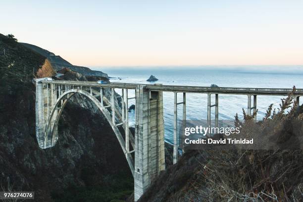 bixby creek bridge over valley, big sur, monterey county, california, usa - ビクスビークリーク ストックフォトと画像
