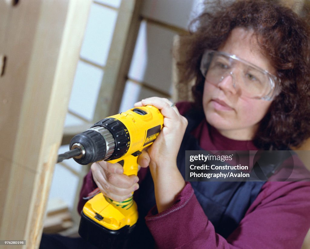 More women are now joining the construction industry.