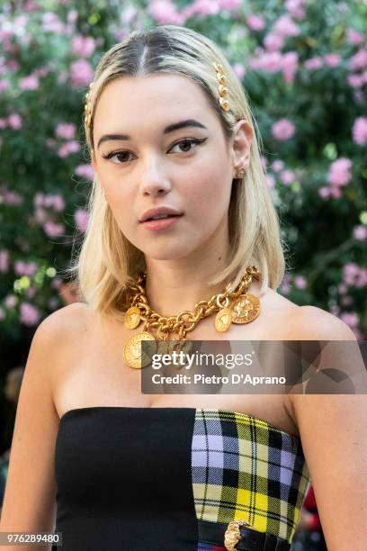 Sarah Snyder attends the Versace show during Milan Men's Fashion Week Spring/Summer 2019 on June 16, 2018 in Milan, Italy.