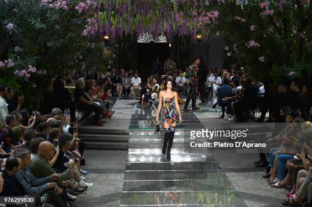 Kendall Jenner walks the runway at the Versace show during Milan Men's Fashion Week Spring/Summer 2019 on June 16, 2018 in Milan, Italy.