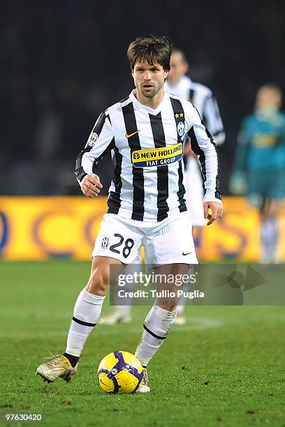 Diego Da Cunha of Juventus in action during the Serie A match between Juventus and Palermo at Stadio Olimpico di Torino on February 28, 2010 in...