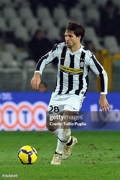 Diego Da Cunha of Juventus in action during the Serie A match between Juventus and Palermo at Stadio Olimpico di Torino on February 28, 2010 in...