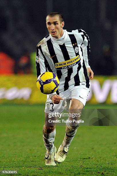 Giorgio Chiellini of Juventus in action during the Serie A match between Juventus and Palermo at Stadio Olimpico di Torino on February 28, 2010 in...