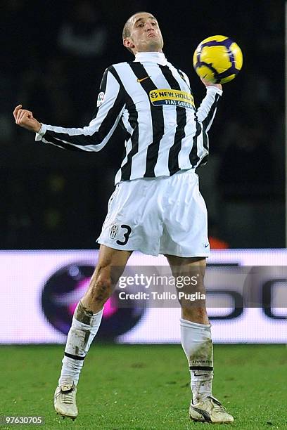 Giorgio Chiellini of Juventus in action during the Serie A match between Juventus and Palermo at Stadio Olimpico di Torino on February 28, 2010 in...