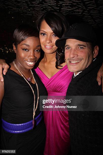 Estelle, Keisha Whitaker, and Phillip Bloch attend Keisha Whitaker's birthday dinner at Juliet Supper Club on March 10, 2010 in New York City.