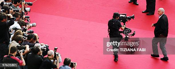 Scottish actor Sean Connery arrives for the screening of "The Bowler and the Bonnet" during the first edition of Rome film festival, 13 october 2006....