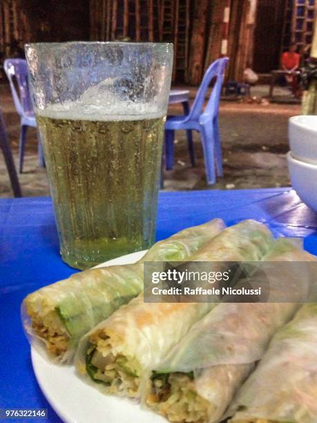 bia hoi - bia hoi stock pictures, royalty-free photos & images