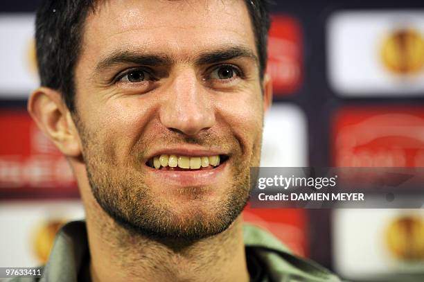 Fulham football team captain Aaron Hughes from Northern Ireland gives a press conference at the Juventus headquarters on March 10, 2010 in Vinovo,...