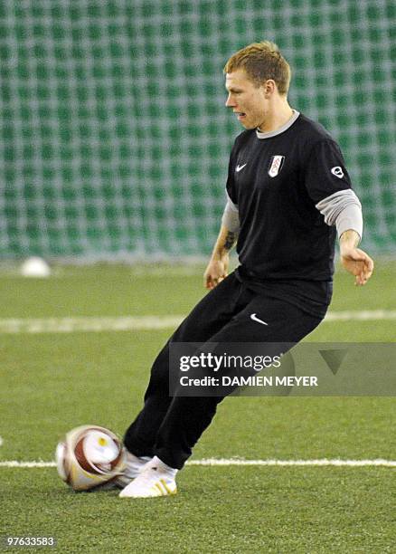 Fulham's Norwegian midfielder Bjorn Helge Riise attends a training session at the Juventus headquarters in Vinovo, west of Turin, on March 10, 2010...