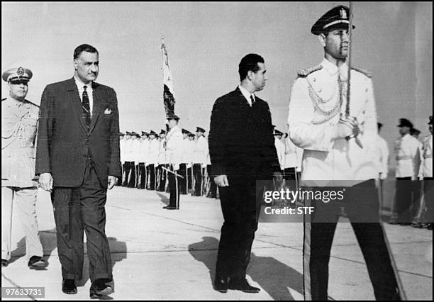 Picture dated 19 May 1963 of Algerian president Ben Bella with Egyptian president Nasser at his arrival in Cairo. Accueilli par le président égyptien...