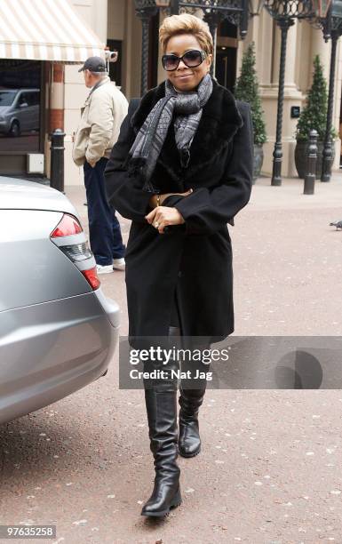 Singer Mary J Blige arrives at Capital Radio on March 11, 2010 in London, England.