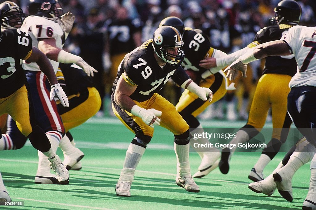 Anna Rienstra Offensive lineman John Rienstra of the Pittsburgh Steelers blocks ...