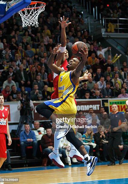 Keith Langford, #5 of BC Khimki Moscow Region competes with Josh Childress, #6 of Olympiacos Piraeus in action during the Euroleague Basketball...