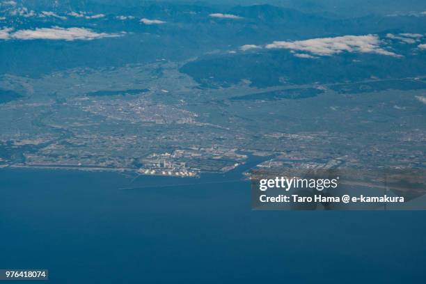 sea of japan, shibata city and seiro town in niigata prefecture in japan daytime aerial view from airplane - prefeitura de niigata imagens e fotografias de stock