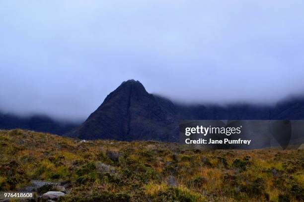 the black cuillins - cuillins stock-fotos und bilder