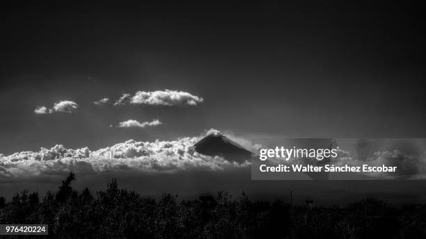 popocatepetl - popocatepetl stock pictures, royalty-free photos & images