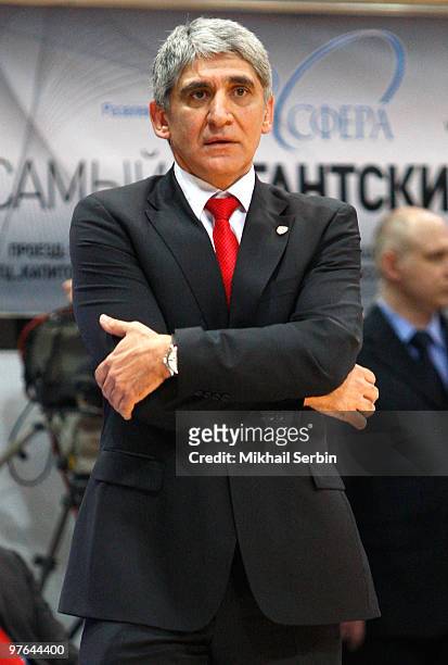 Panagiotis Giannakis, Head Coach of Olympiacos Piraeus in action during the Euroleague Basketball 2009-2010 Last 16 Game 6 between BC Khimki Moscow...