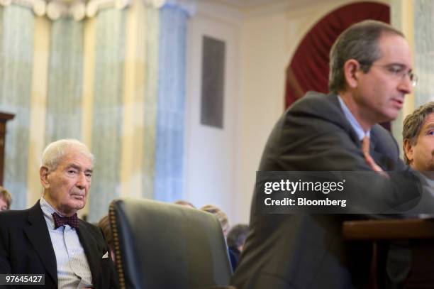Father Ralph Roberts 82 Comcast Ceo Ralph Roberts Stock Photos, High-Res Pictures, and ...