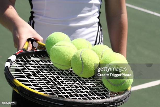 pelotas de tenis - apertura tournament fotografías e imágenes de stock