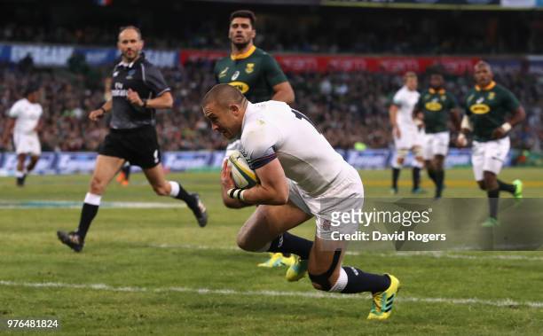 Mike Brown of England scores a try during the second test match between South Africa and England at Toyota Stadium on June 16, 2018 in Bloemfontein,...