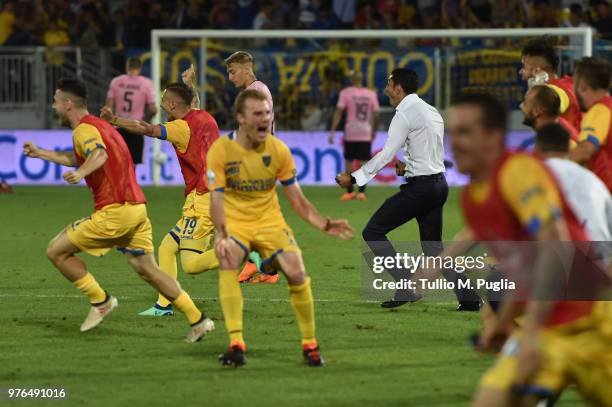 Players of Frosinone celebrate after winning the serie B playoff match final between Frosinone Calcio v US Citta di Palermo at Stadio Benito Stirpe...