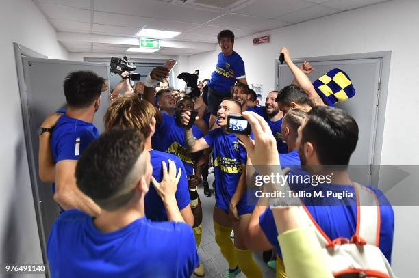 Players of Frosinone celebrate after winning the serie B playoff match final between Frosinone Calcio v US Citta di Palermo at Stadio Benito Stirpe...