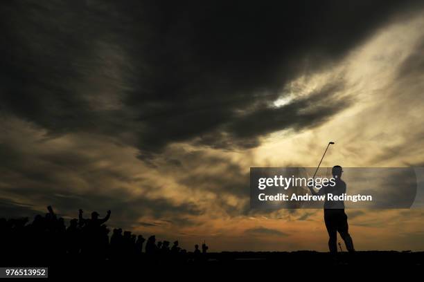 Scott Piercy of the United States plays his shot from the 15th tee during the third round of the 2018 U.S. Open at Shinnecock Hills Golf Club on June...