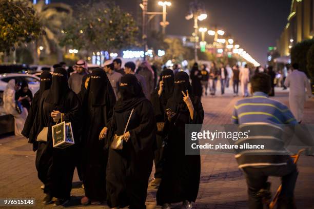 Picture made available on 18 April 2018 shows a Saudi Arabian women on a commercial street in Riyadh, Saudi Arabia, 09 February 2018. Photo: Oliver...