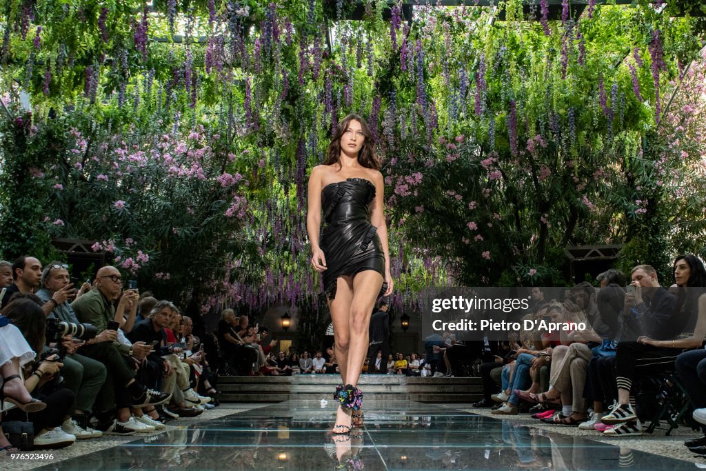 Versace - Runway - Milan Men's Fashion Week Spring/Summer 2019