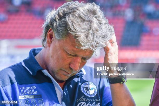 April 2018, Germany, Ingolstadt: Football 2nd German Bundesliga, FC Ingolstadt 04 vs Arminia Bielefeld at the Audi Sportpark. Bielefeld coach Jeff...