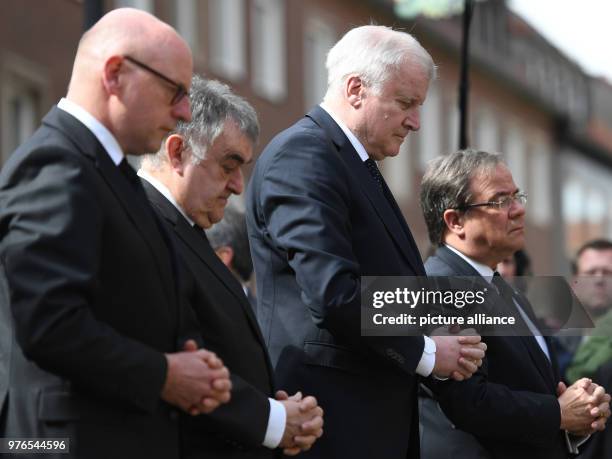 Dpatop - Muenster Mayor Markus Lewe , Interior Minister of North Rhine-Westphalia Herbert Reul, German Interior Minister Horst Seehofer and Minister...