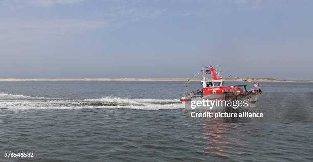 April 2018, Germany, Wangerooge: After the launching ceremony of the new marine rescue boat 'FRITZ THIEME', special guests are taken on a tour off...