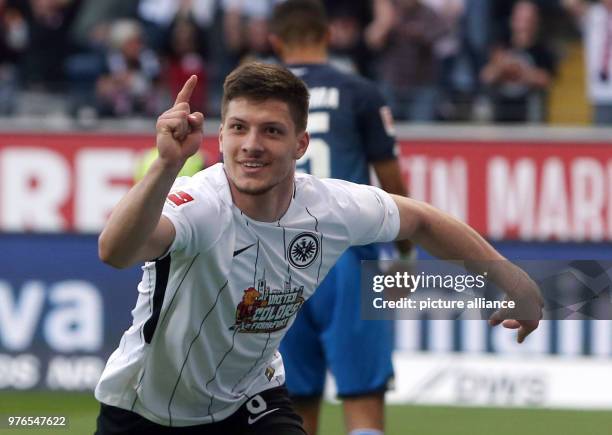 April 2018, Germany, Frankfurt: Soccer, Bundesliga, Eintracht Frankfurt vs 1899 Hoffenheim at the Commerzbank arena. Frankfurt's Luka Jovic...