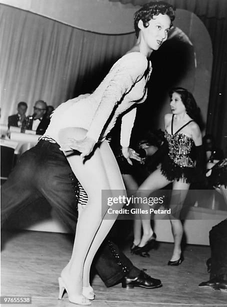 Dorothy Dandridge performs on stage in 1950 in the United States.