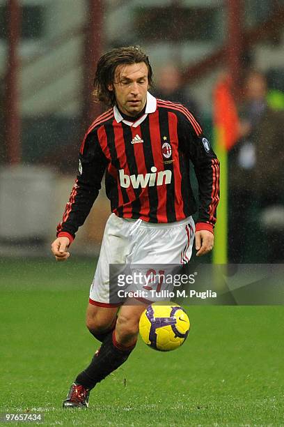 Andrea Pirlo of Milan in action during the Serie A match between Milan and Atalanta at Stadio Giuseppe Meazza on February 28, 2010 in Milan, Italy.