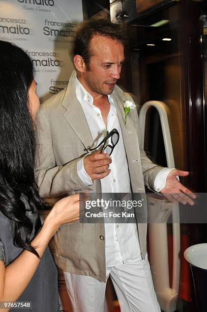 Vincent Perez attends the Smalto Vie Privee Mini High Fashion Show Party at the Francois 1er Shop on June 2008 in Paris, France.