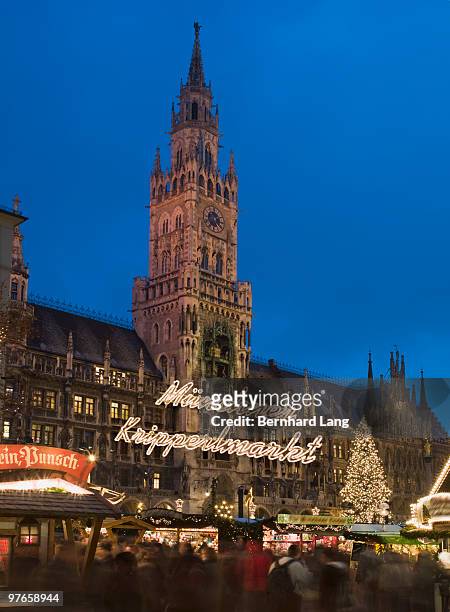 christmas market  - münchen advent stock pictures, royalty-free photos & images
