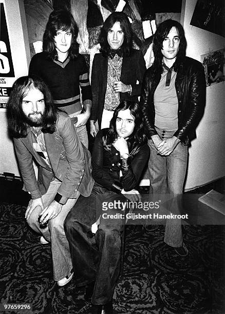 The Kinks posed in Amsterdam, Netherlands in 1973 L-R John Gosling, Dave Davies, Ray Davies, John Dalton Mick Avory