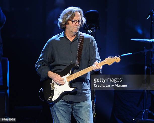 Eric Clapton in concert at the AT&T Center San Antonio, Texas, USA -  03.03.07 Stock Photo - Alamy