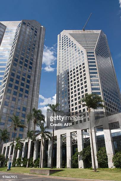 Picture taken on March 7, 2010 of some buildings at Sao Paulo's high-tech downtown around Berrini Avenue, where companies such as Microsoft, Cisco,...