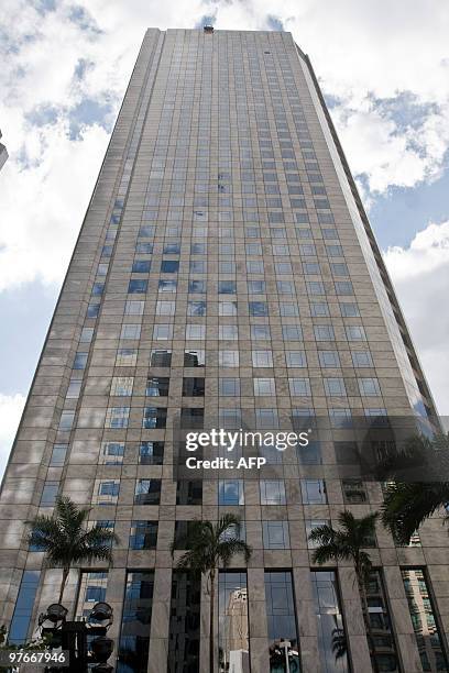 Picture taken on March 7, 2010 of some buildings at Sao Paulo's high-tech downtown around Berrini Avenue, where companies such as Microsoft, Cisco,...