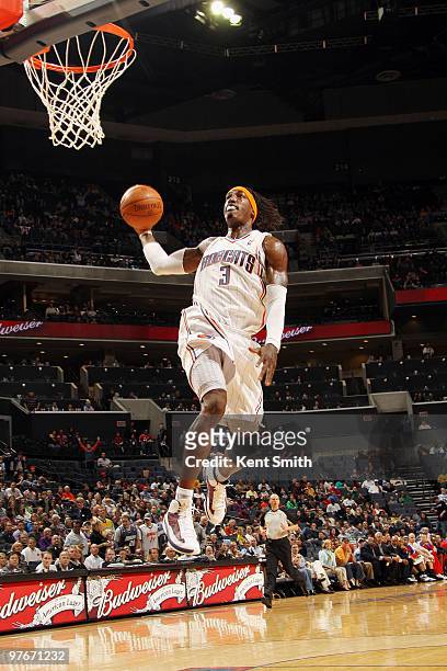 Gerald Wallace of the Charlotte Bobcats goes for the dunk against the Los Angeles Clippers on March 12, 2010 at the Time Warner Cable Arena in...