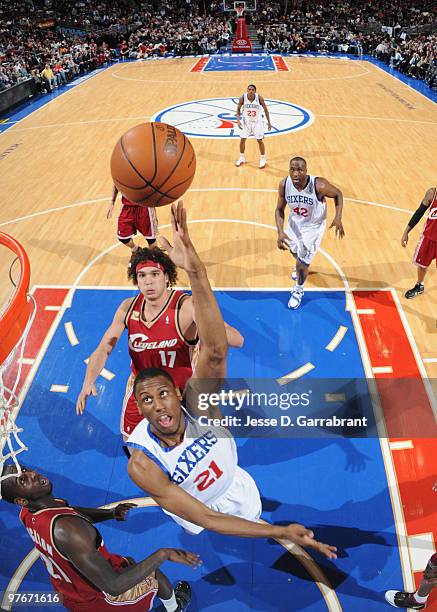 Thaddeus Young of the Philadelphia 76ers shoots against the Cleveland Cavaliers during the game on March 12, 2010 at the Wachovia Center in...