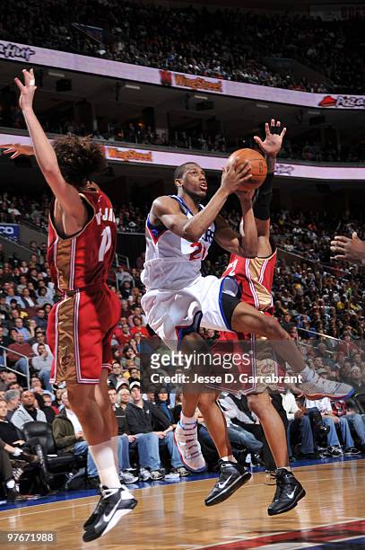Thaddeus Young of the Philadelphia 76ers shoots against the Cleveland Cavaliers during the game on March 12, 2010 at the Wachovia Center in...