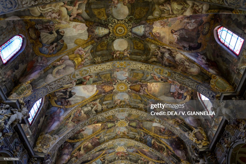 Frescoes on vault of the central nave, Valencia