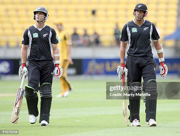 Daryl Tuffey and Shane Bond of the Blackcaps walks of the field during the 5th ODI match between New Zealand and Australia at Westpac Stadium on...