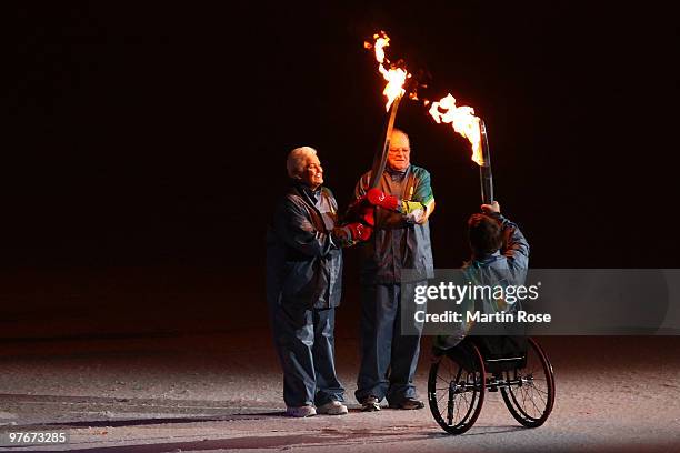 Wesley Fox Photos and Premium High Res Pictures - Getty Images